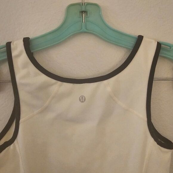Lululemon Ivory & Black Tank Top Sz 4 - Picture 3 of 4